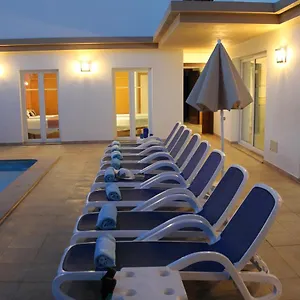  Villa Betty